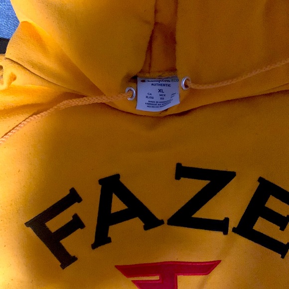 Rare FaZe x Champion Collab 2018 - Picture 5 of 7